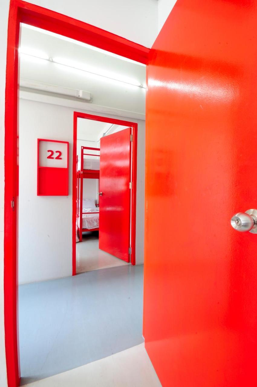 Jellybean Ezy Hostel Sathorn Bangkok Exterior photo